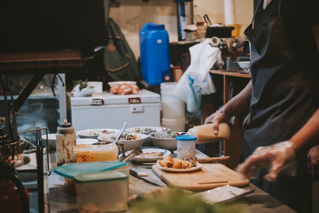 Table Manners: Picking the Perfect Kitchen Prepping Table