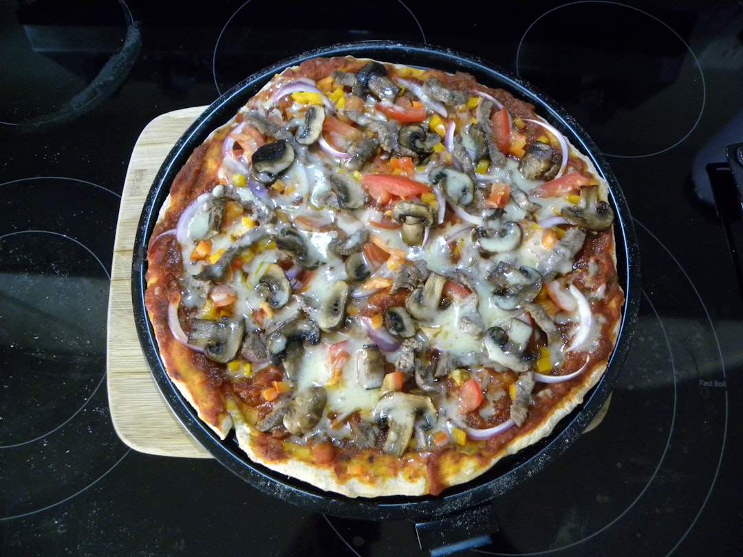Pan-tastic Pizzas: A Roundup of Top 17-Inch Pizza Pans